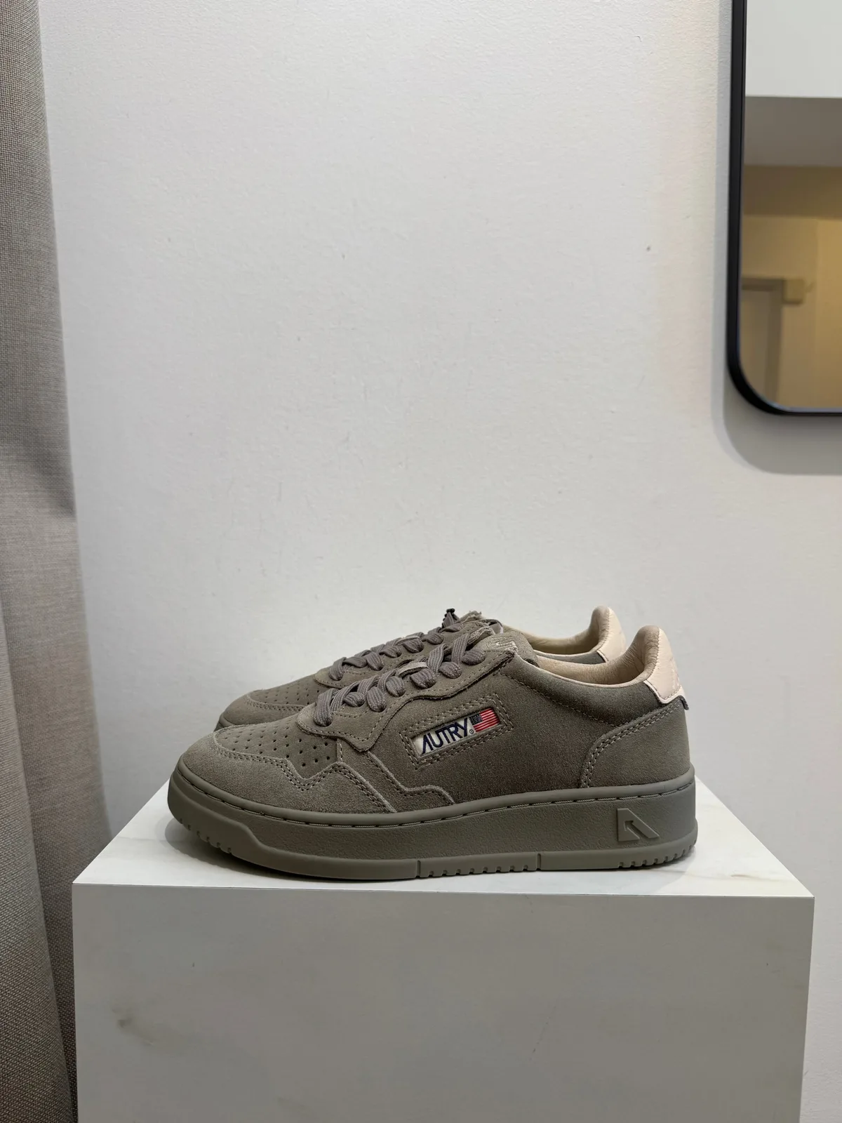 Medalist Low Silver/Sage/ivory