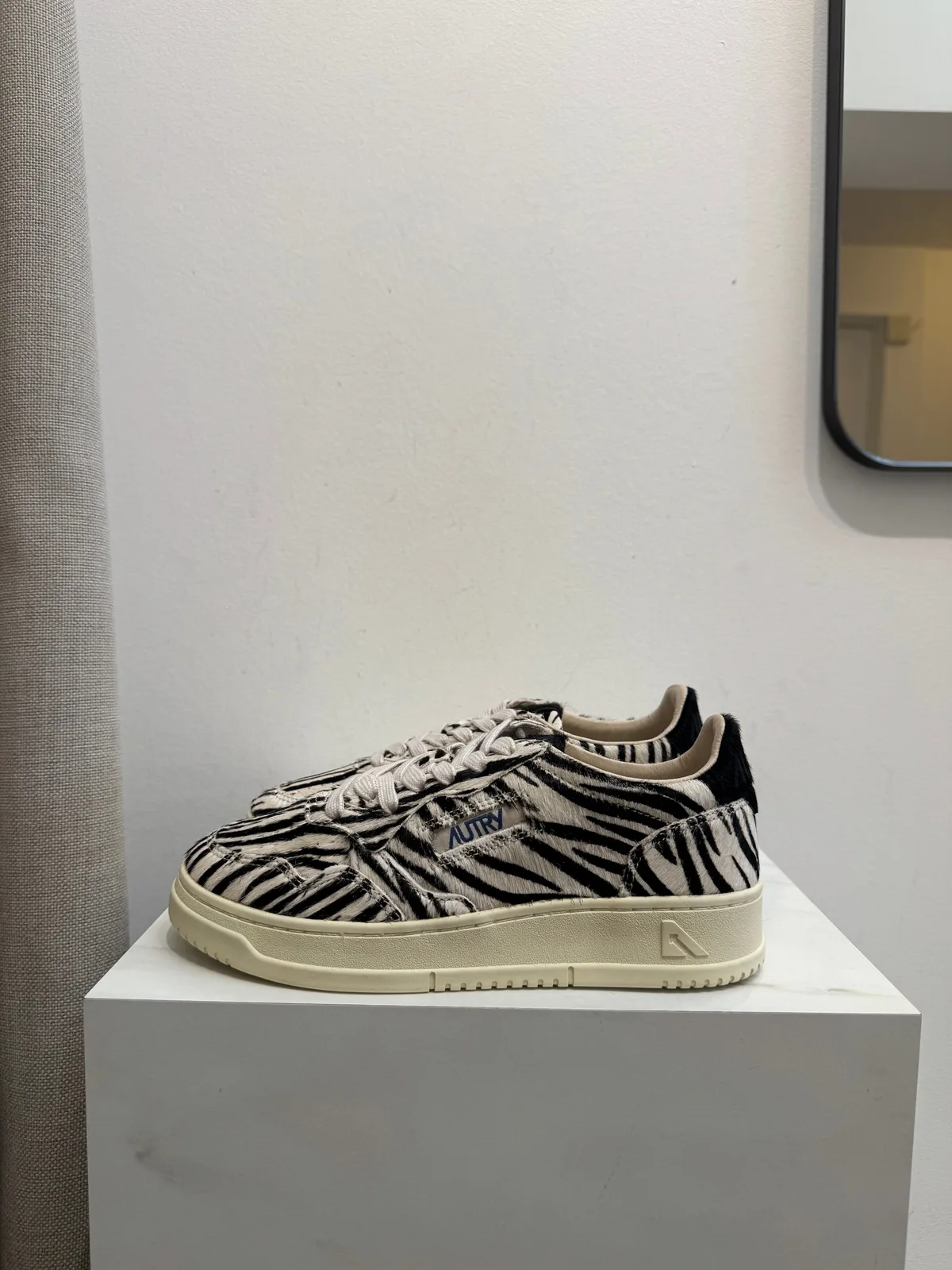 Medalist Low Zebra/Black